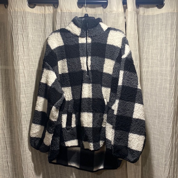 Old Navy Sweaters - Black and white sherpa quarter zip with two pockets